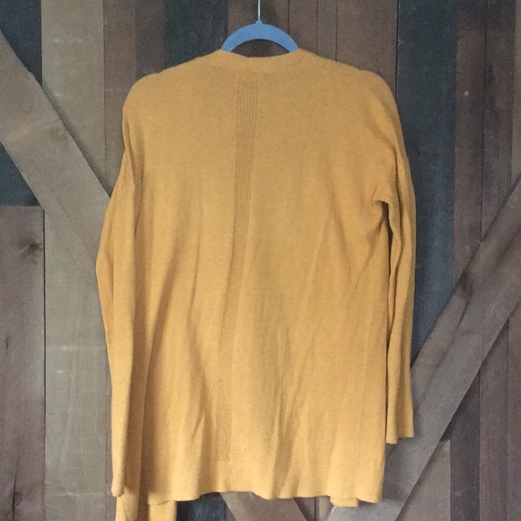 Gap cardigan mustard color - Picture 3 of 9